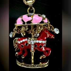 🎠 NWT! Horse on Carousel Necklace